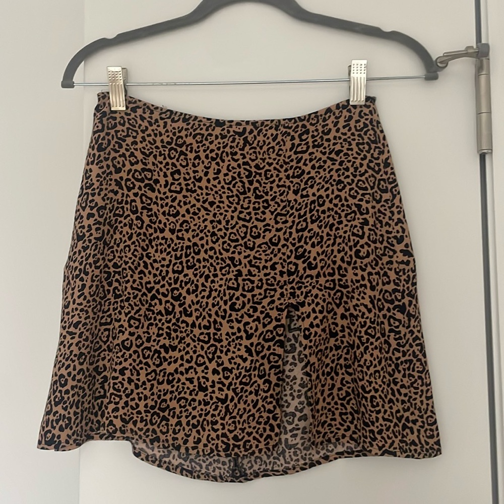Reformation Margot skirt with slit - leopard print - size 4 - never worn